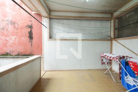 Casa à venda com 240m², 3 quartos e 3 vagas Casa à venda com 240m², 3 quartos e 3 vagasÁrea de serviço