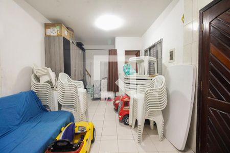 Casa à venda com 240m², 3 quartos e 3 vagas Casa à venda com 240m², 3 quartos e 3 vagasQuarto de serviço