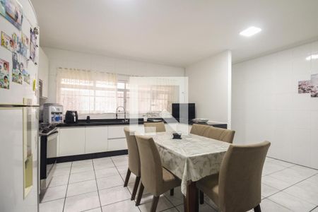 Casa à venda com 240m², 3 quartos e 3 vagas Casa à venda com 240m², 3 quartos e 3 vagasCozinha