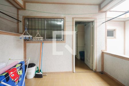 Casa à venda com 240m², 3 quartos e 3 vagas Casa à venda com 240m², 3 quartos e 3 vagasÁrea de serviço