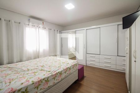 Casa à venda com 240m², 3 quartos e 3 vagas Casa à venda com 240m², 3 quartos e 3 vagasSuíte 3