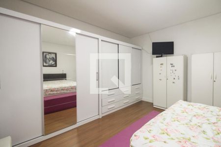 Casa à venda com 240m², 3 quartos e 3 vagas Casa à venda com 240m², 3 quartos e 3 vagasSuíte 3