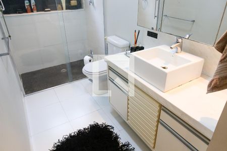 Casa à venda com 262m², 3 quartos e 4 vagasBanheiro da Suite