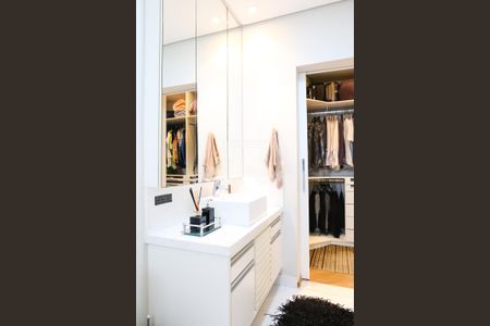 Casa à venda com 262m², 3 quartos e 4 vagasBanheiro da Suite