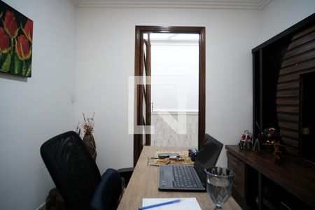 Casa à venda com 170m², 3 quartos e 2 vagasEscritório