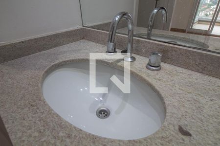 Banheiro de apartamento para alugar com 1 quarto, 45m² em Brooklin, São Paulo