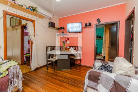 Sala de casa à venda com 4 quartos, 190m² em Partenon, Porto Alegre