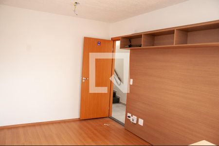 Sala de apartamento para alugar com 2 quartos, 45m² em Três Barras, Contagem
