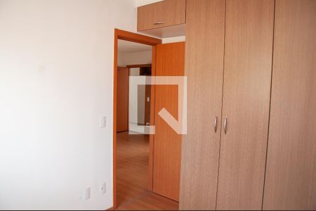 Quarto 2 de apartamento para alugar com 2 quartos, 45m² em Três Barras, Contagem