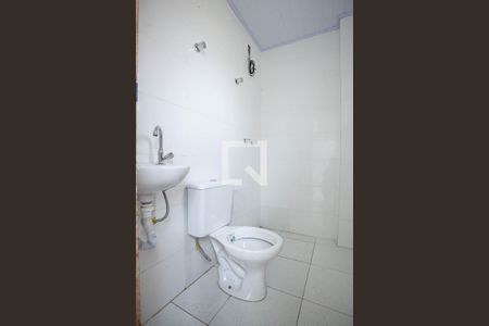 Banheiro social  de kitnet/studio para alugar com 1 quarto, 23m² em Dona Clara, Belo Horizonte