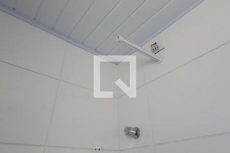 Banheiro de kitnet/studio para alugar com 1 quarto, 23m² em Dona Clara, Belo Horizonte