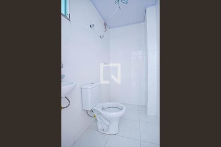 Banheiro social  de kitnet/studio para alugar com 1 quarto, 23m² em Dona Clara, Belo Horizonte