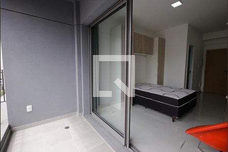 Studio à venda com 27m², 1 quarto e sem vaga Studio à venda com 27m², 1 quarto e sem vagaVaranda