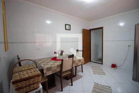 Casa à venda com 140m², 3 quartos e 2 vagasCozinha