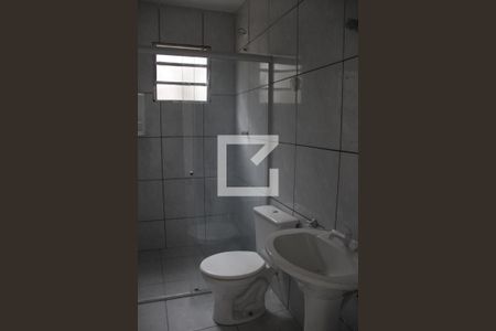 Banheiro de apartamento para alugar com 2 quartos, 55m² em Jardim Quaresmeira, Suzano