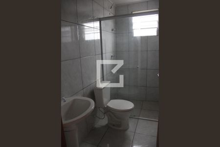 Banheiro de casa de condomínio para alugar com 2 quartos, 55m² em Jardim Quaresmeira, Suzano