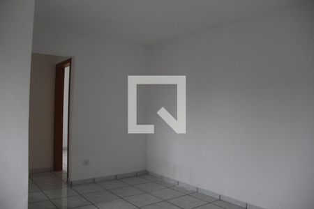 Sala de casa de condomínio para alugar com 2 quartos, 55m² em Jardim Quaresmeira, Suzano