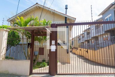 Casa de condomínio à venda com 102m², 3 quartos e 2 vagasFachada