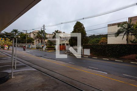 Apartamento para alugar com 45m², 2 quartos e 1 vagaFachada do condomínio e rua