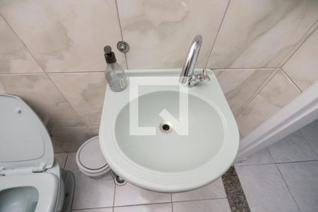 Casa de condomínio para alugar com 102m², 2 quartos e 2 vagasBanheiro Social