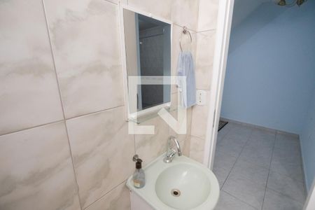 Casa de condomínio para alugar com 102m², 2 quartos e 2 vagasBanheiro Social