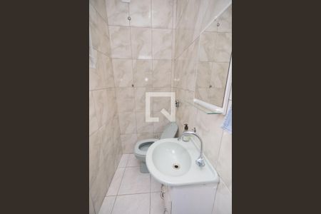 Casa de condomínio para alugar com 102m², 2 quartos e 2 vagasBanheiro Social
