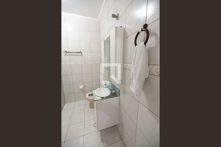 Casa de condomínio para alugar com 102m², 2 quartos e 2 vagasBanheiro