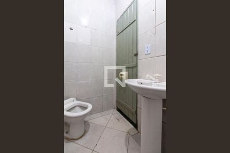 Casa para alugar com 100m², 3 quartos e 1 vaga Casa para alugar com 100m², 3 quartos e 1 vagaBanheiro