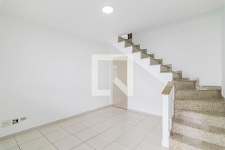 Casa de condomínio para alugar com 47m², 2 quartos e 1 vagaSala