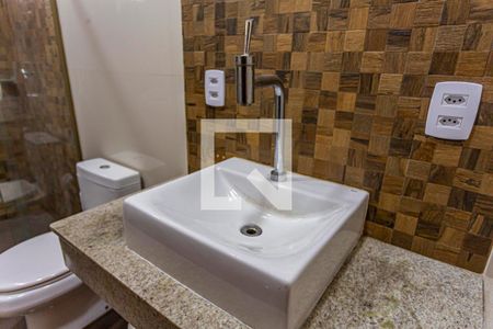 Casa para alugar com 143m², 1 quarto e 3 vagas Casa para alugar com 143m², 1 quarto e 3 vagasDetalhe do Banheiro da Suite 1