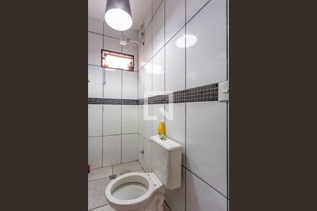 Casa para alugar com 143m², 1 quarto e 3 vagas Casa para alugar com 143m², 1 quarto e 3 vagasCasa Fundos - Banheiro