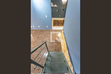 Casa para alugar com 143m², 1 quarto e 3 vagas Casa para alugar com 143m², 1 quarto e 3 vagasEscada Sala 4