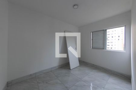 Quarto 2 de apartamento para alugar com 2 quartos, 58m² em Vila Ivone, São Paulo