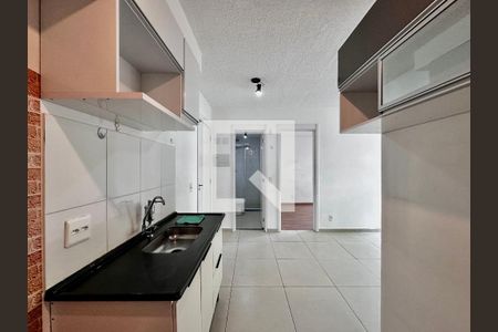 Cozinha de apartamento para alugar com 2 quartos, 34m² em Santo Amaro, São Paulo