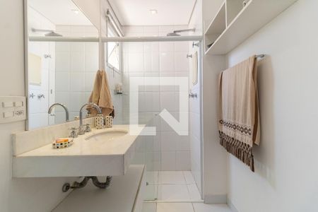 Apartamento à venda com 120m², 2 quartos e 2 vagasBanheiro da Suíte 2