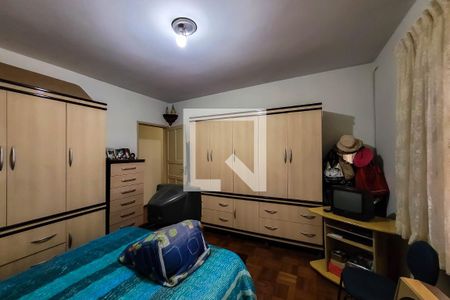 Casa à venda com 165m², 6 quartos e 4 vagas Casa à venda com 165m², 6 quartos e 4 vagasQuarto 1