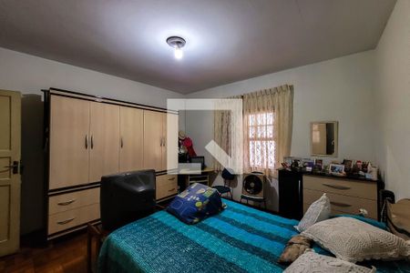 Casa à venda com 165m², 6 quartos e 4 vagas Casa à venda com 165m², 6 quartos e 4 vagasQuarto 1