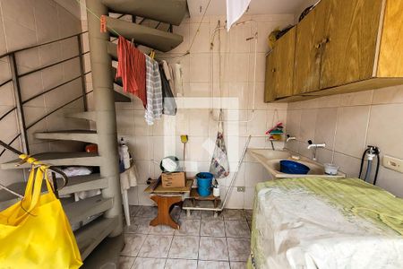 Casa à venda com 165m², 6 quartos e 4 vagas Casa à venda com 165m², 6 quartos e 4 vagasÁrea de Serviço