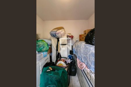 Casa à venda com 165m², 6 quartos e 4 vagas Casa à venda com 165m², 6 quartos e 4 vagasQuarto (casa de hospedes)