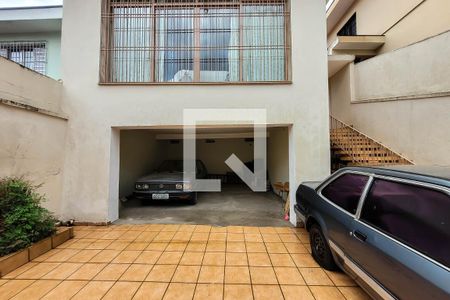 Casa à venda com 165m², 6 quartos e 4 vagas Casa à venda com 165m², 6 quartos e 4 vagasGaragem