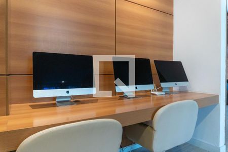 Apartamento à venda com 28m², 1 quarto e 1 vaga Apartamento à venda com 28m², 1 quarto e 1 vagaÁrea Comum - Lan House
