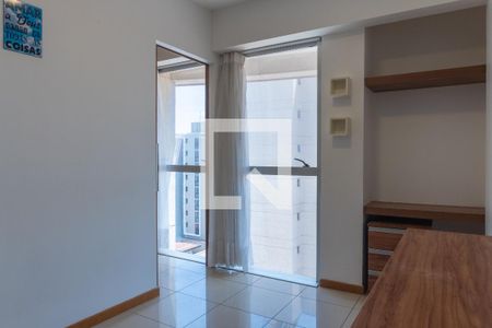 Apartamento à venda com 28m², 1 quarto e 1 vaga Apartamento à venda com 28m², 1 quarto e 1 vagaSala