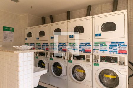 Apartamento à venda com 28m², 1 quarto e 1 vaga Apartamento à venda com 28m², 1 quarto e 1 vagaÁrea Comum - Lavanderia