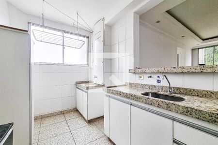 Apartamento à venda com 42m², 2 quartos e 1 vaga Apartamento à venda com 42m², 2 quartos e 1 vagaCozinha e Área de Serviço
