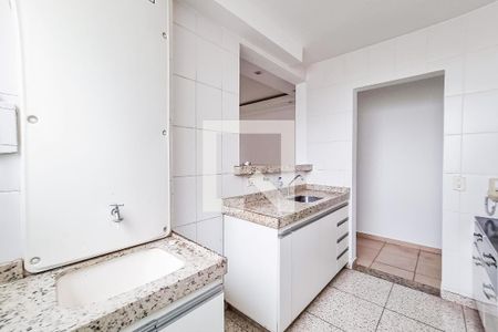 Apartamento à venda com 42m², 2 quartos e 1 vaga Apartamento à venda com 42m², 2 quartos e 1 vagaCozinha e Área de Serviço