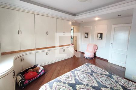 Casa de condomínio à venda com 480m², 5 quartos e 6 vagas Casa de condomínio à venda com 480m², 5 quartos e 6 vagasQuarto suíte 3