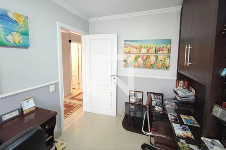 Casa de condomínio à venda com 480m², 5 quartos e 6 vagas Casa de condomínio à venda com 480m², 5 quartos e 6 vagasEscritório