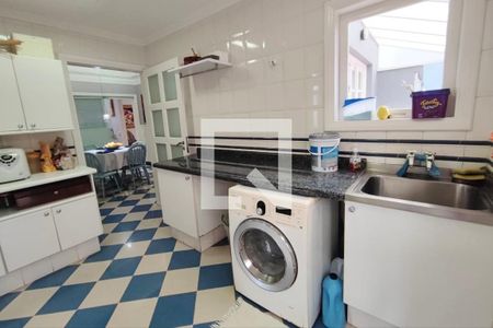 Casa de condomínio à venda com 480m², 5 quartos e 6 vagas Casa de condomínio à venda com 480m², 5 quartos e 6 vagasÁrea de serviço - despesa