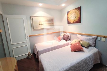 Casa de condomínio à venda com 480m², 5 quartos e 6 vagas Casa de condomínio à venda com 480m², 5 quartos e 6 vagasQuarto suíte 4