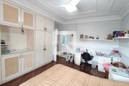 Casa de condomínio à venda com 480m², 5 quartos e 6 vagas Casa de condomínio à venda com 480m², 5 quartos e 6 vagasQuarto suíte 2